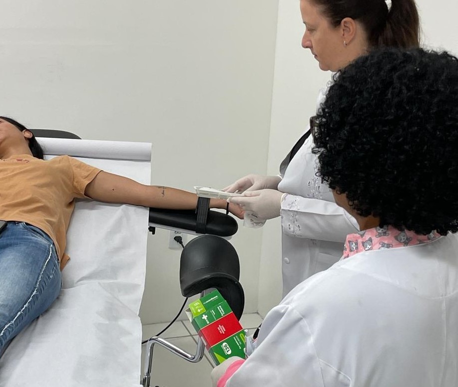 Blumenau chega a 500 implantes contraceptivos pelo SUS e amplia planejamento familiar