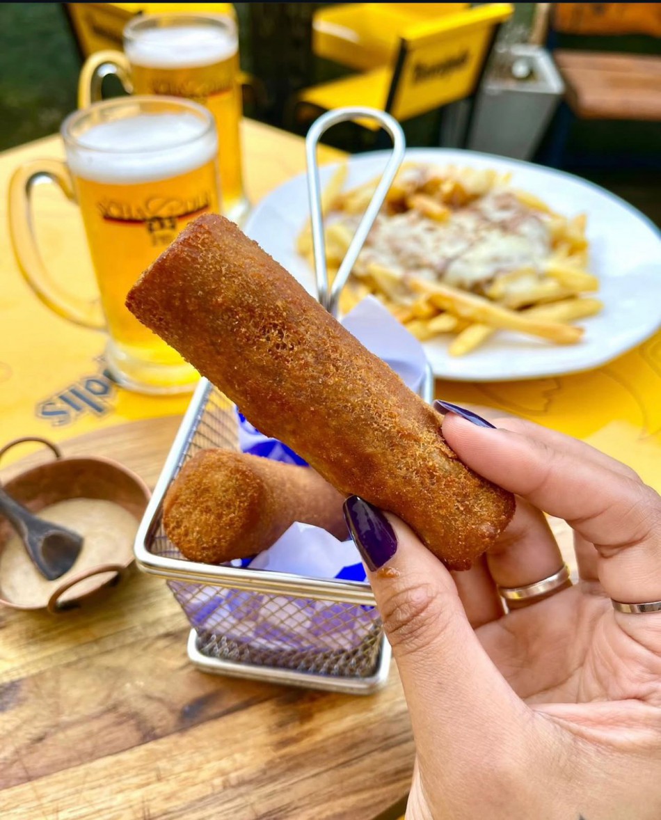 Parceria entre Petrópolis e Blumenau traz opção diferente ao cardápio da Oktoberfest 2025