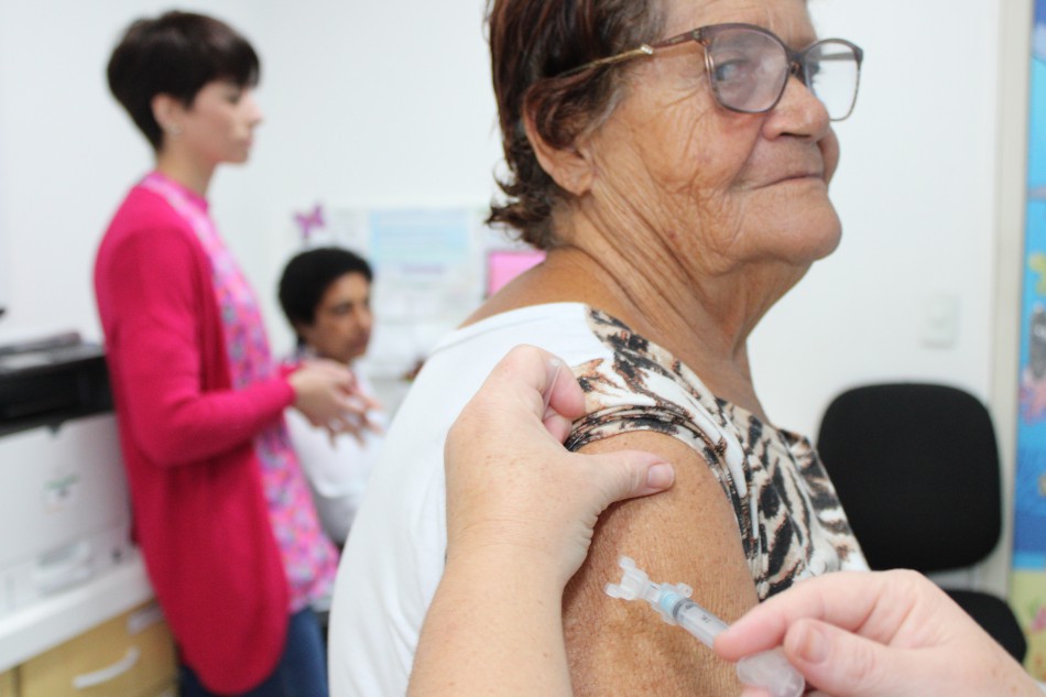 Saúde fará vacinação nos AGFs Garcia, Velha e Itoupava durante o feriado de Páscoa