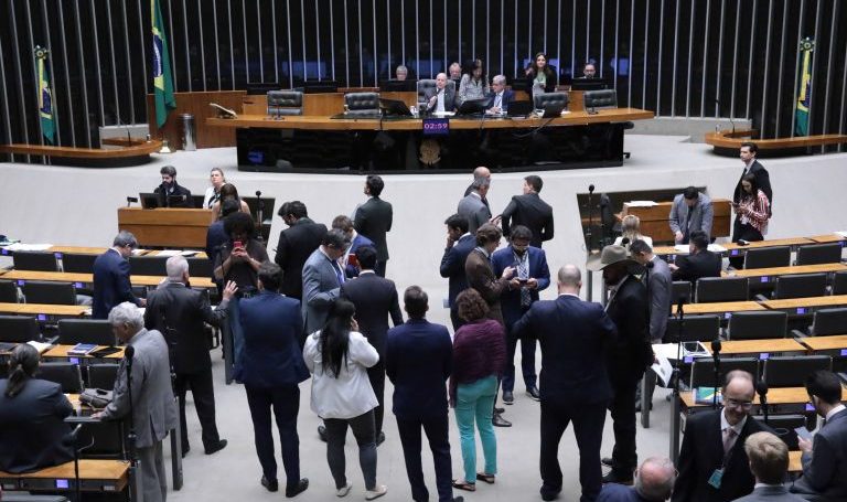 Câmara aprova projeto que define novas regras para proteção da indústria nacional