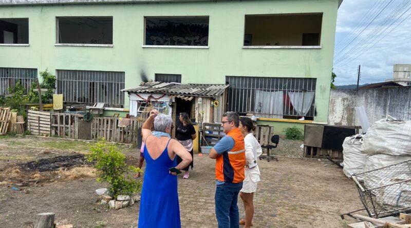 Assistência Social realiza intervenção junto a moradora de rua alojada na antiga Turbina
