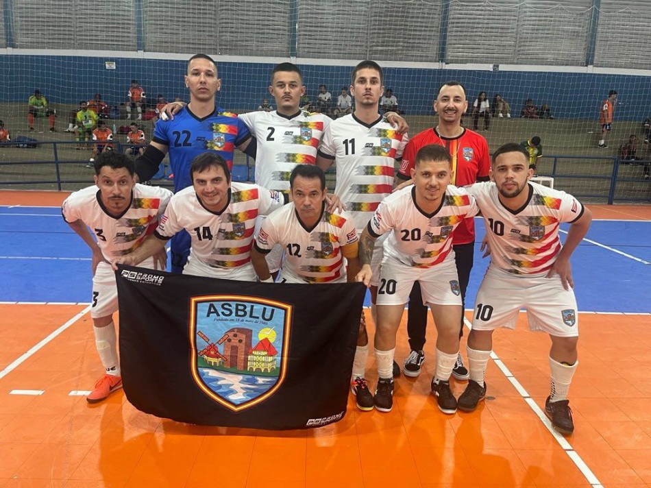 Paratletas representam Blumenau em competições de futsal e tênis de mesa
