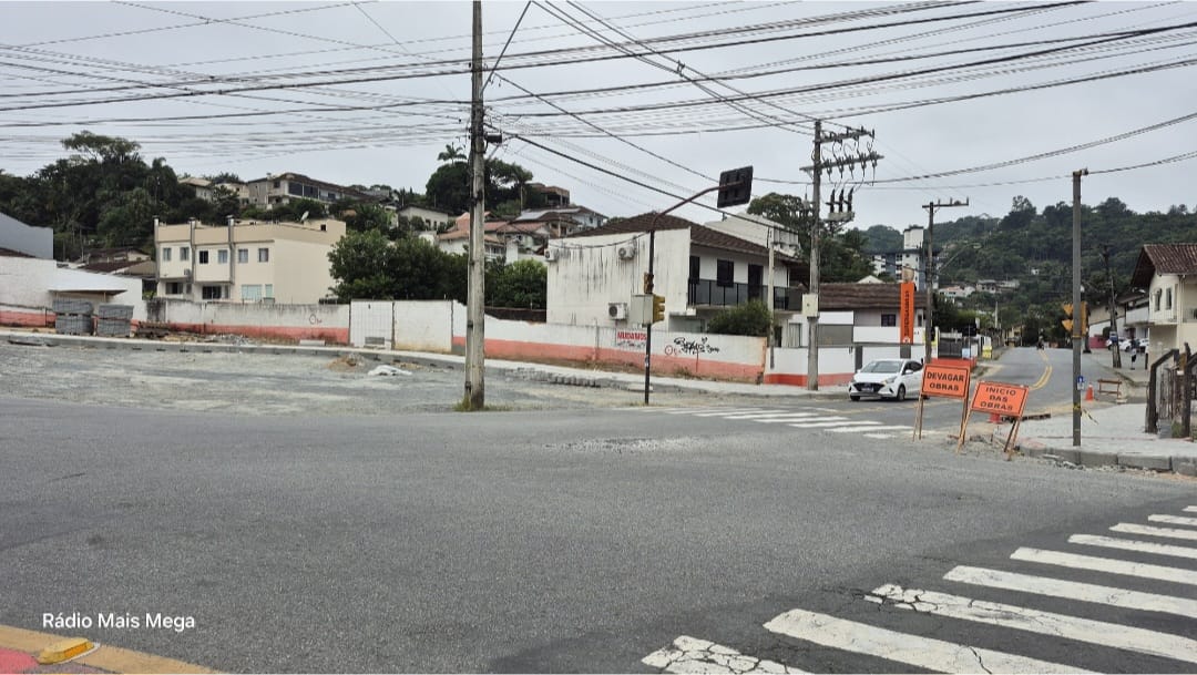 ​Atenção motoristas de Blumenau, a Secretaria Municipal de Obras (Semob) programou para este sábado, dia 28