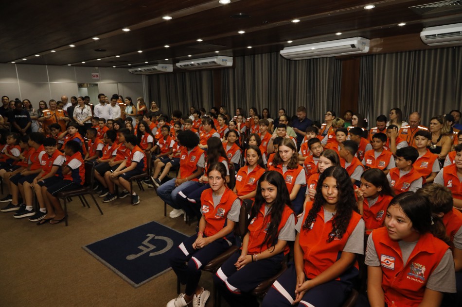 Defesa Civil inicia projetos educacionais de 2026 com formação de novos Agentes Mirins