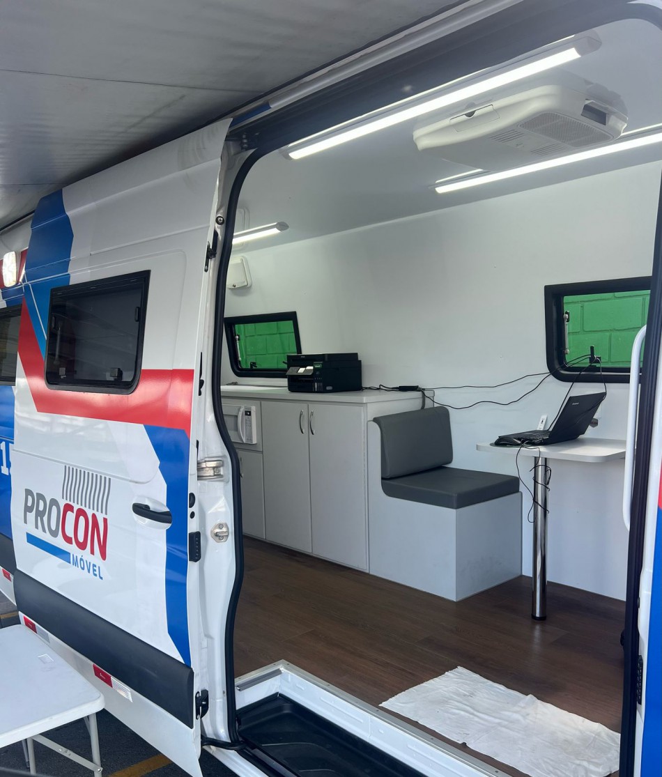 Procon Móvel atende comunidade da Itoupavazinha para o recolhimento de denúncias