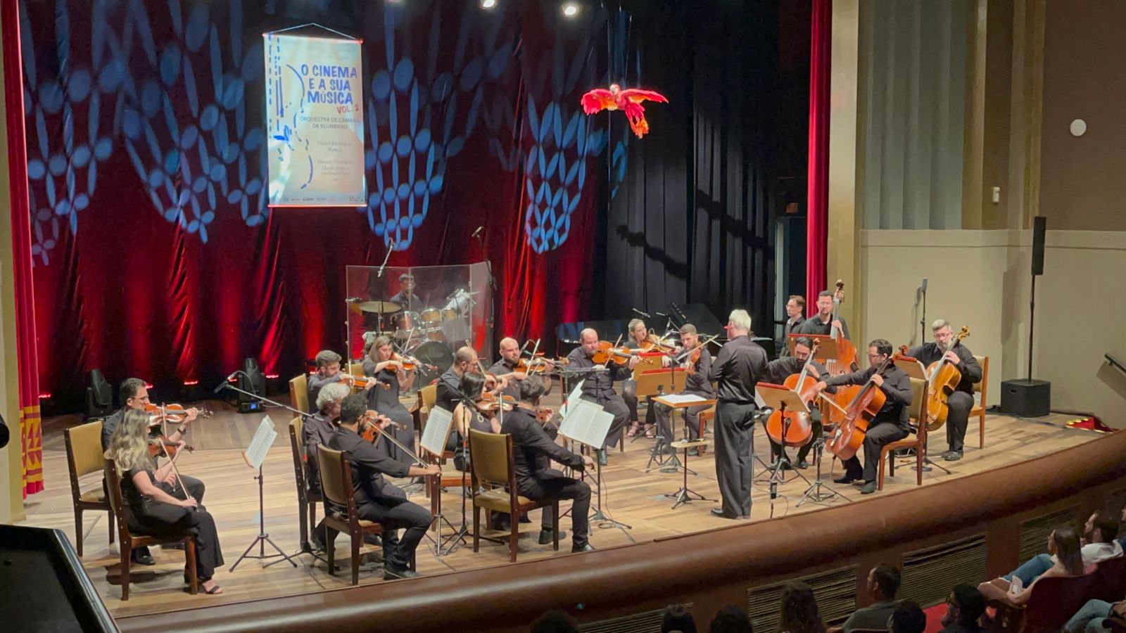 Pomerode recebe concerto gratuito da Orquestra de Câmara de Blumenau, neste domingo, 21, no Teatro Municipal