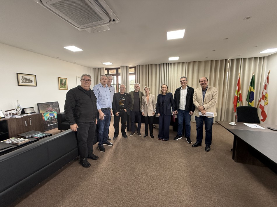 Prefeitura de Blumenau reforça parceria com principais entidades do município