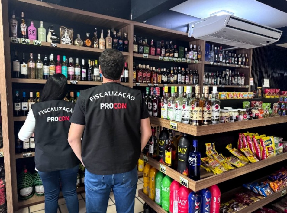 Procon de Blumenau intensifica fiscalização de bebidas alcoólicas no comércio da cidade