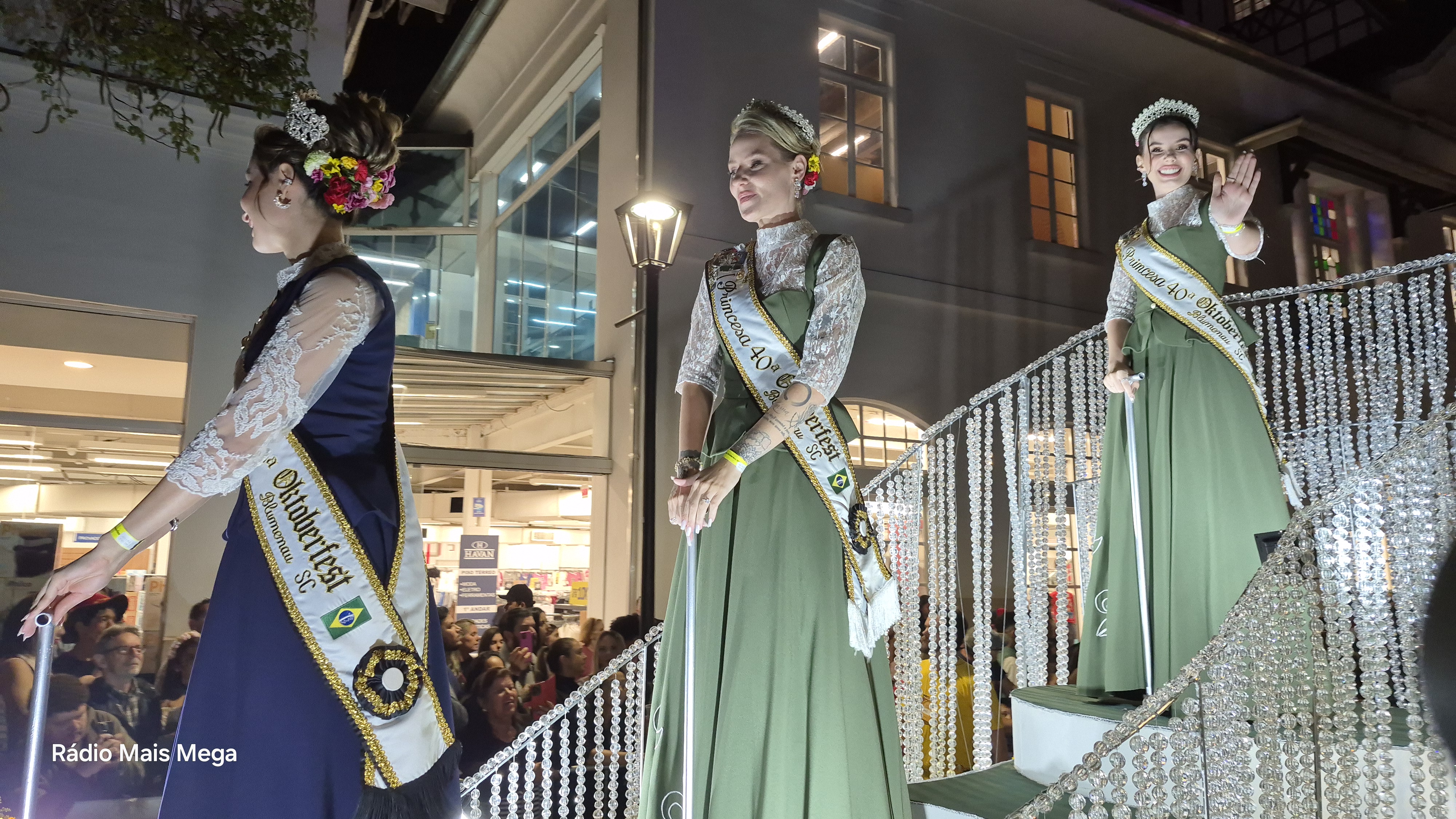 ​Segue público da 40ª Oktoberfest Blumenau ate dia 21/10/2025