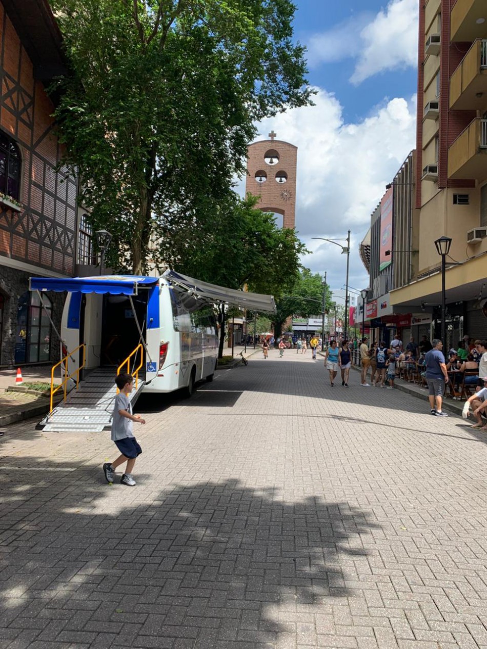 Prefeitura inicia campanha educativa sobre o uso de patinetes elétricos, ciclomotores e veículos autopropelidos.
