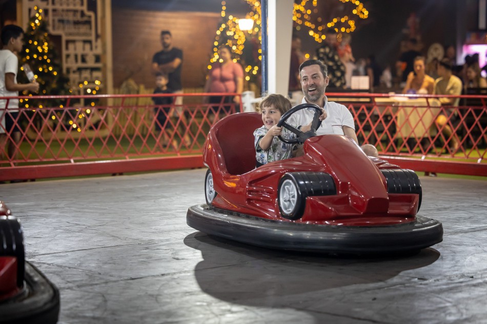 Parque Vila Germânica oferece diversão com brinquedos especiais durante o Natal em Blumenau