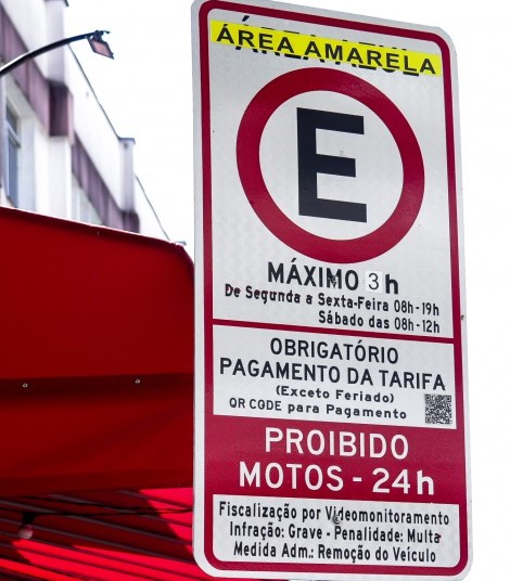 Antigas vagas da Área Azul são reativadas e passam a operar com tempo maior para estacionamento