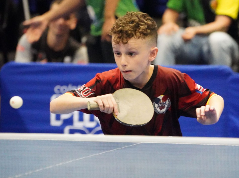 Atleta de Blumenau vence seletiva nacional e vai representar a Seleção Brasileira de tênis de mesa.