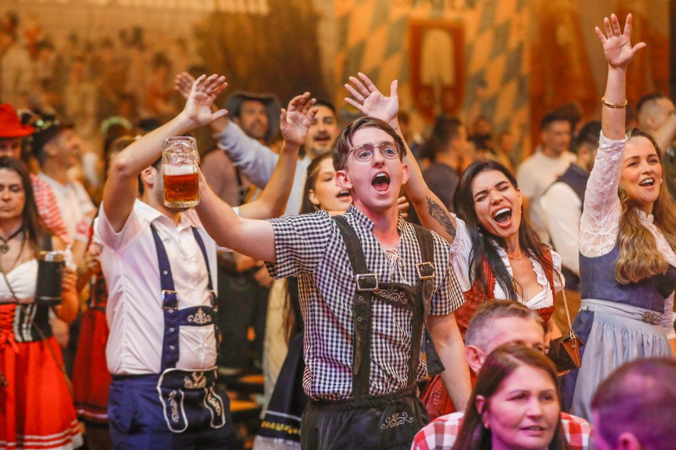 Oktoberfest Blumenau 2025 tem novas canções que celebram tradição e alegria