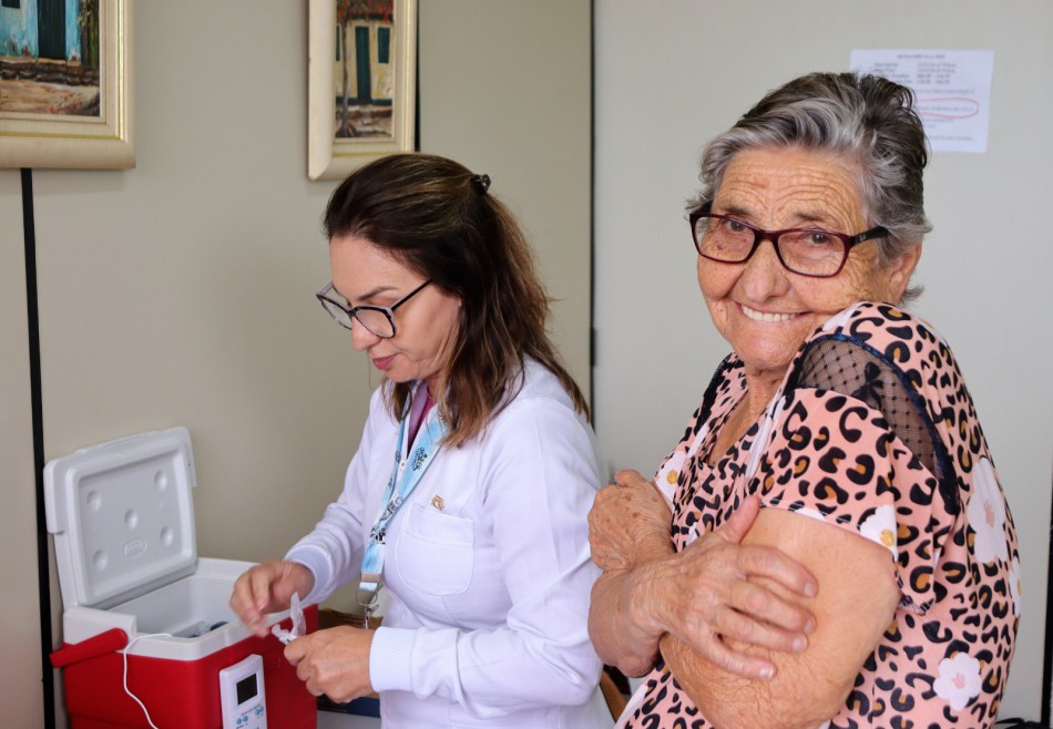 Idosos da Pró-Família são vacinados contra a Influenza em Blumenau
