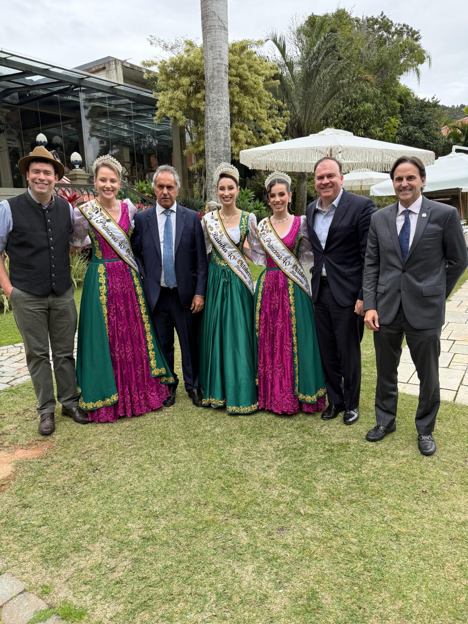 Brasil e Argentina brindam juntos em noite especial na 40ª edição da Oktoberfest Blumenau