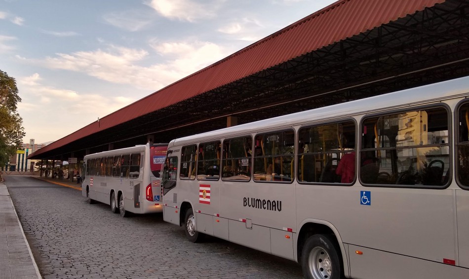 Obras na BR-470 alteram itinerário de duas linhas do transporte coletivo nesta quinta-feira, dia 9