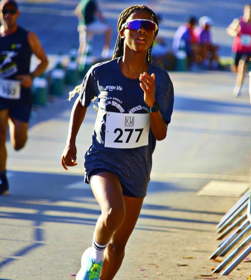 Atleta de Blumenau participa do Mundial de Atletismo Escolar na Sérvia
