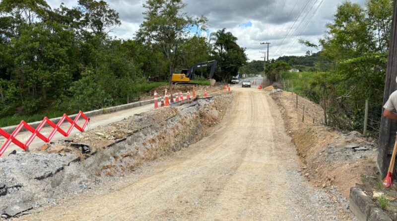 Prefeitura libera tráfego de veículos na Estrada Geral da Lagoa