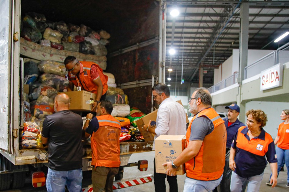 Blumenau envia mais de cinco toneladas de donativos para as vítimas das chuvas no litoral catarinense.