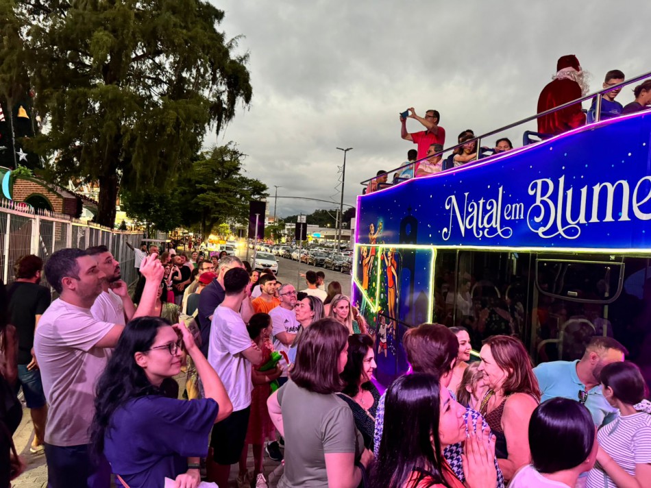 City Tour Blumenau terá quatro passeios panorâmicos extras com a temática do Natal O primeiro passeio ocorre nesta sexta-feira, dia 10