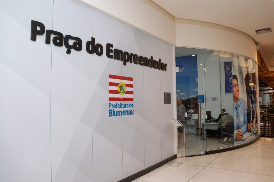 Praça do Empreendedor de Blumenau se destaca em ranking de atendimentos em Santa Catarina