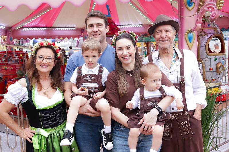 Diversão em dobro: famílias curtem o Dia das Crianças nos parques da 40ª Oktoberfest Blumenau