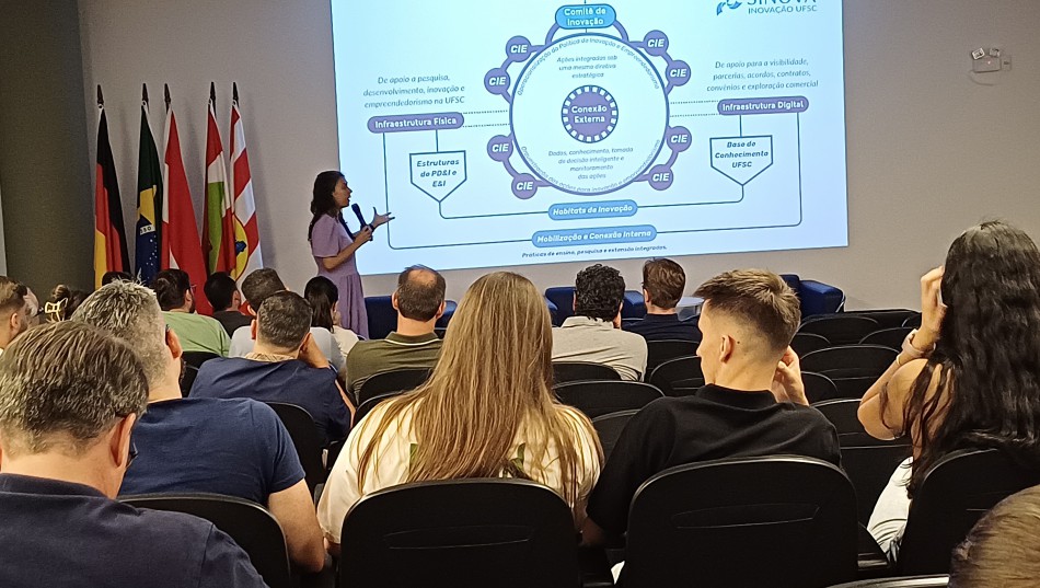 Aproximação entre instituições de ensino e empresários é tema de encontro em Blumenau.