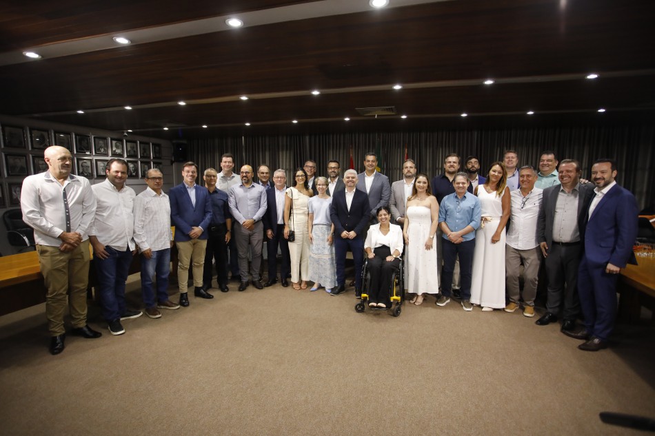 Secretários municipais de Blumenau tomam posse em cerimônia no Salão Nobre
