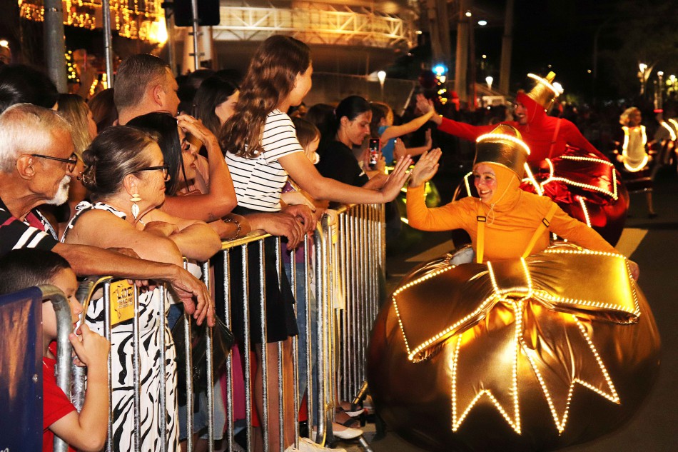 Rua Alberto Stein recebe terceiro desfile de Natal neste sábado, dia 13