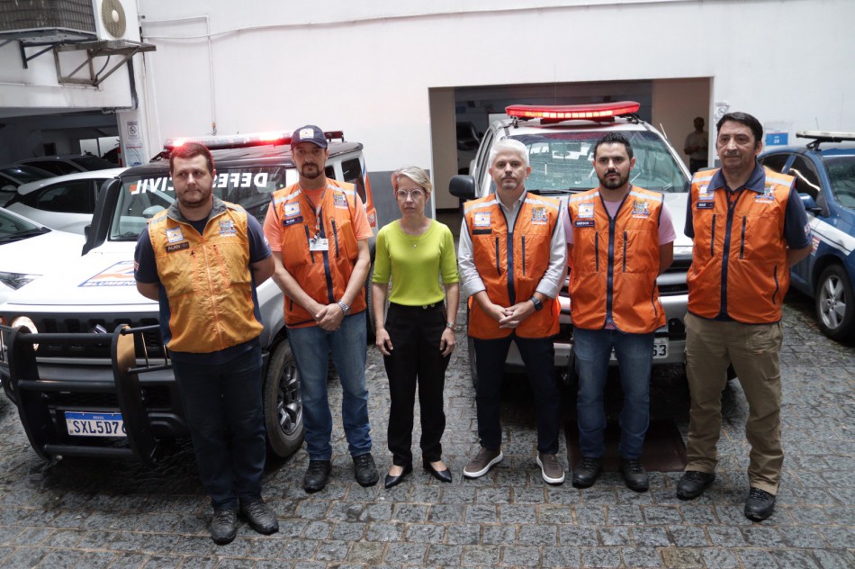 Blumenau envia equipe de Defesa Civil para auxiliar Balneário Camboriú