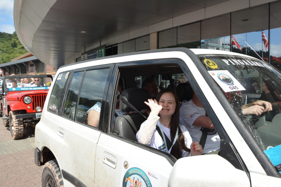 Rally da Inclusão promove experiência off-road para idosos e pessoas com deficiência