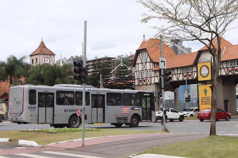 Transporte coletivo terá mais de 820 viagens extras durante a Oktoberfest Blumenau