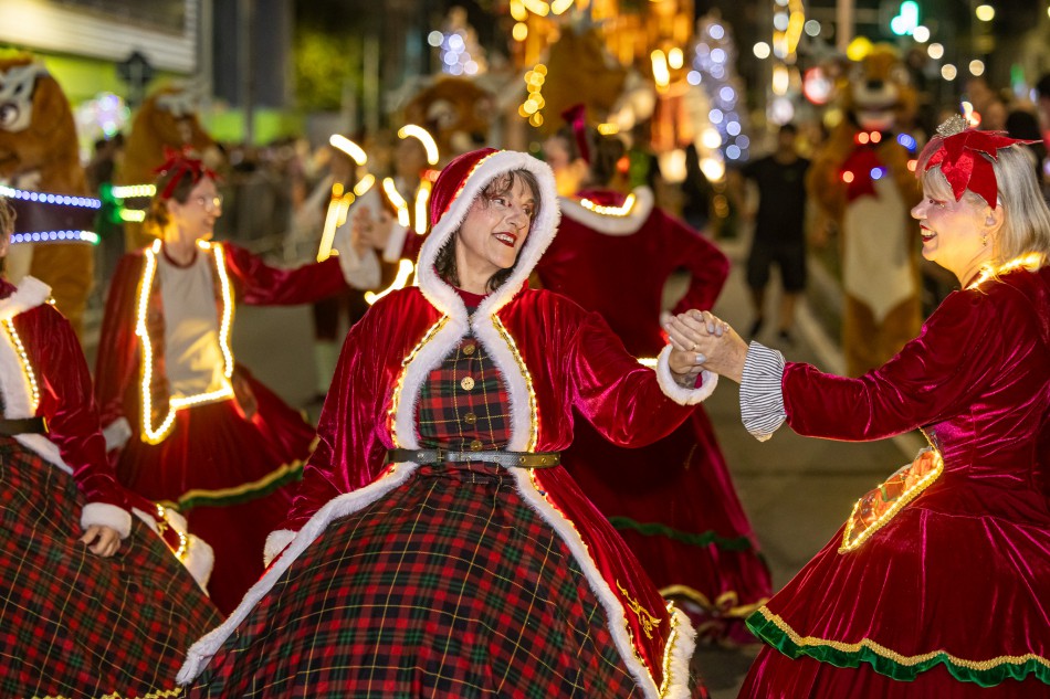 Blumenau apresenta desfile de Natal na Rua Alberto Stein neste sábado