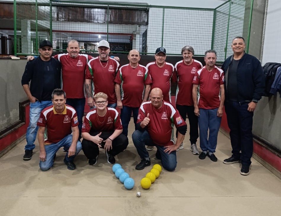 Campeonato de bocha reúne seis equipes blumenauenses