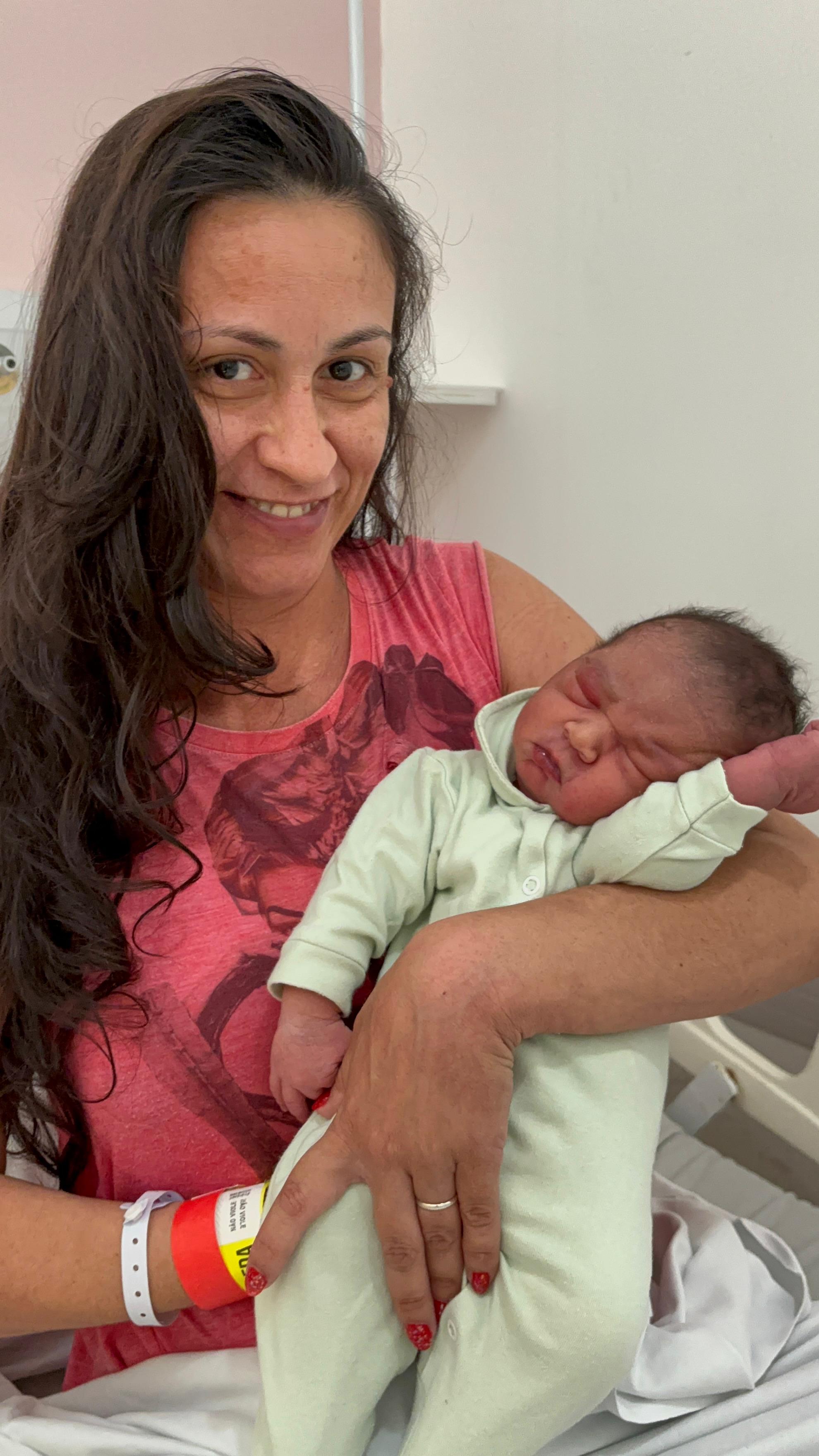 Primeiro bebê de 2025 em Gaspar é um menino