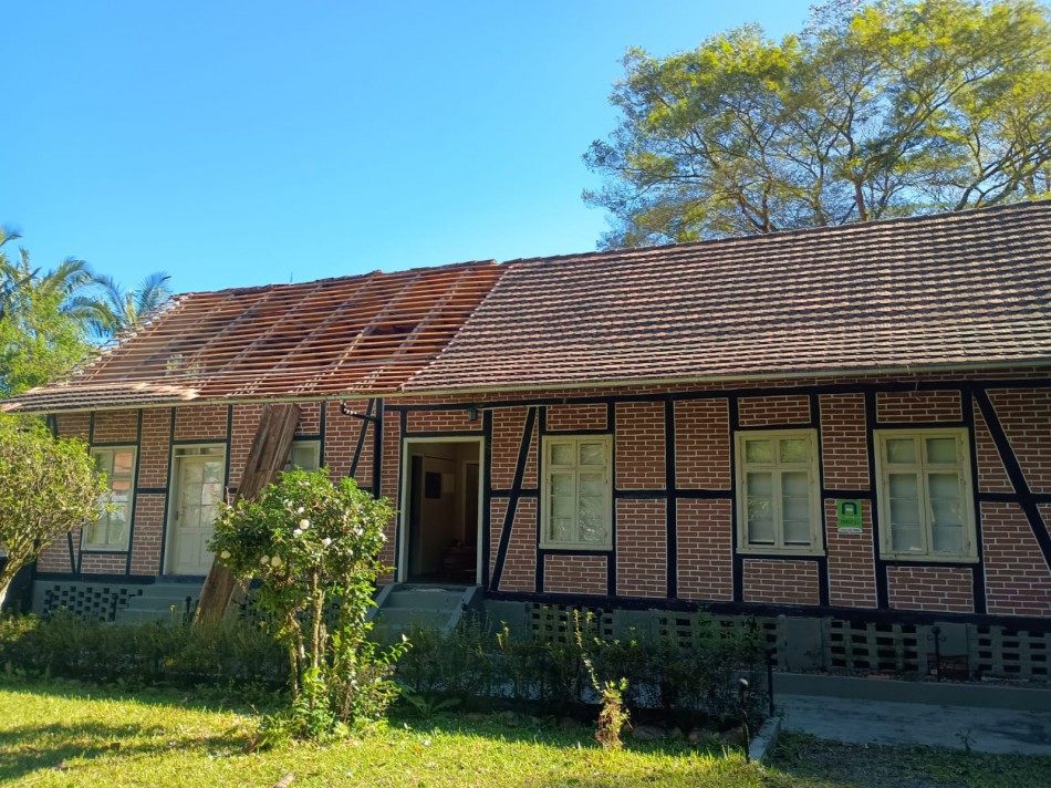 Museu Fritz Müller recebe manutenção na cobertura