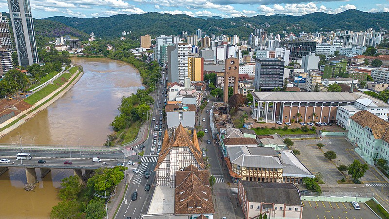 Blumenau abre debate sobre mobilidade e desenvolvimento urbano com audiência pública