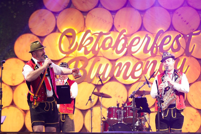 ​Banda argentina Zillertal Orchester retorna à Oktoberfest Blumenau 2026 com quatro apresentações